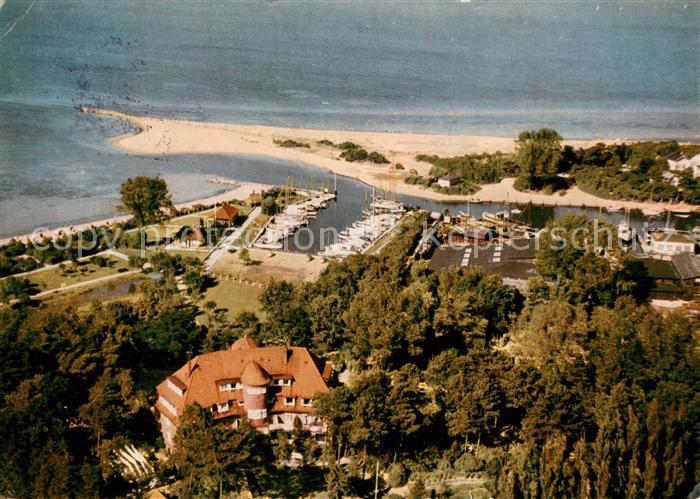 Niendorf Ostseebad Timmendorferstrand Fliegeraufnahme Ostseebad Strand Segelboot