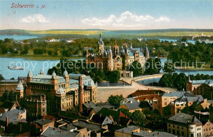 Schwerin Mecklenburg Stadtpanorama mit Schloss