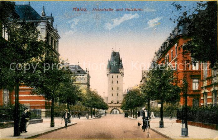 Mainz Rhein Holzstrasse mit Holzturm