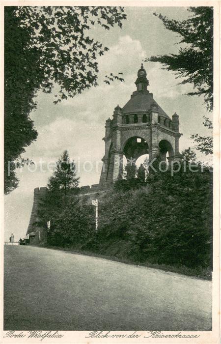 Porta Westfalica Kaiser Wilhelm Denkmal Blick von der Kaiserstrasse