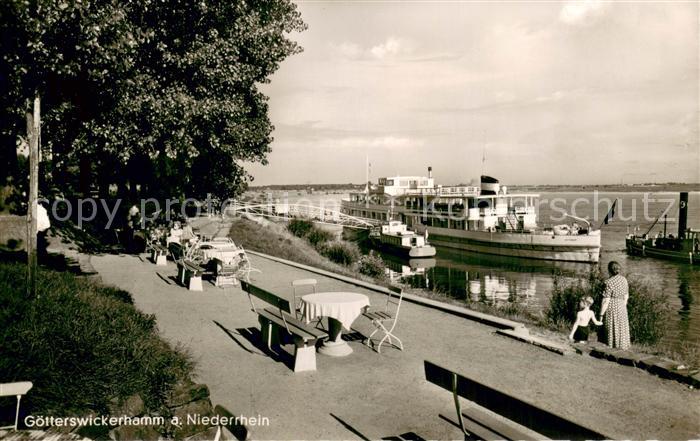 Goetterswickerhamm Niederrhein Uferpromenade am Rhein Bootsanleger Fahrgastschif