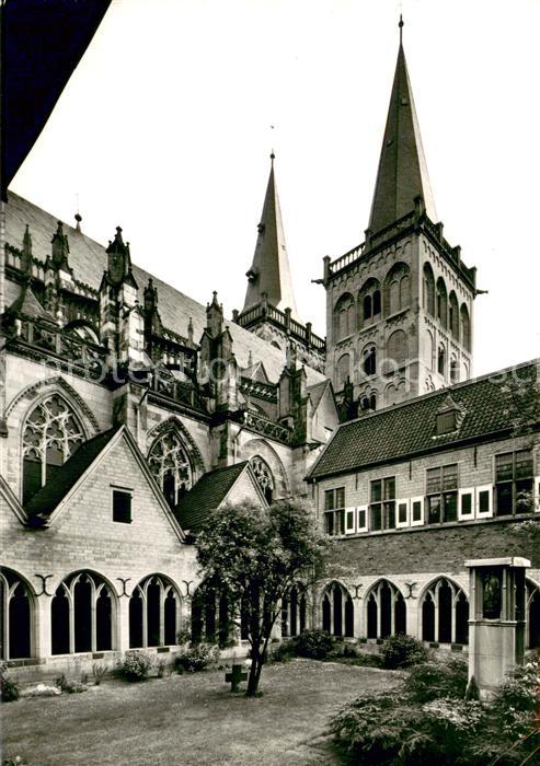 Xanten St. Viktorsdom Blick zum Kreuzgang Stiftsbibliothek