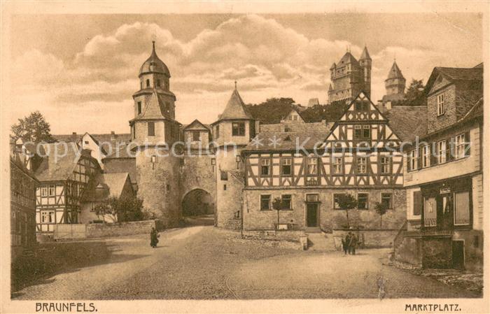 Braunfels Marktplatz mit Schlosseingang