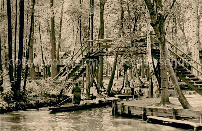 Lehde Wasserstrasse im Spreewald Kahn Bruecke
