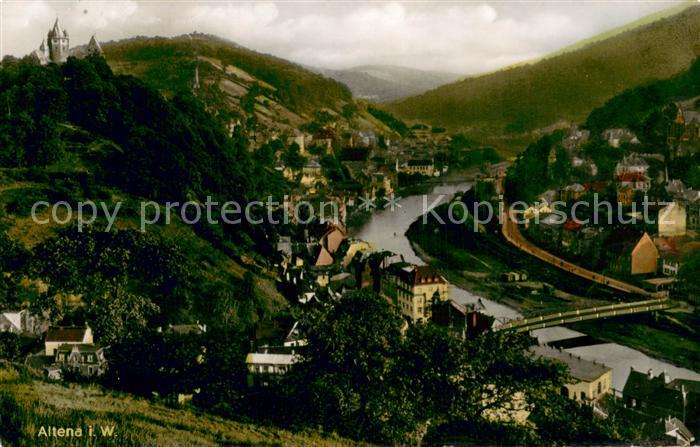 Altena Lenne Panorama mit Burg Altena