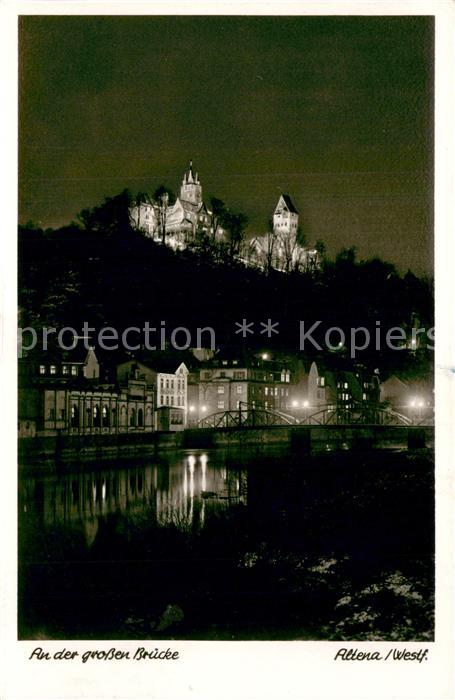 Altena Lenne bei Nacht mit grosser Bruecke und Burg