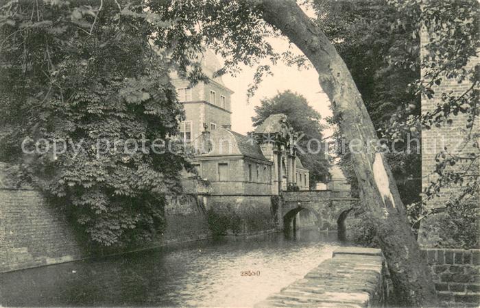 Ahaus Partie am Schlossgraben mit Schlosseingang