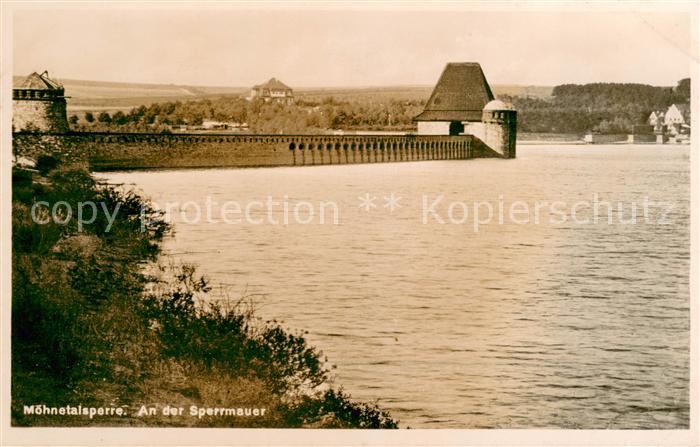 Moehnesee Moehnetalsperre Staumauer