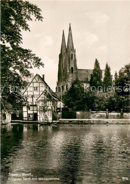 Soest DE NRW Grosser Teich mit Wiesenkirche