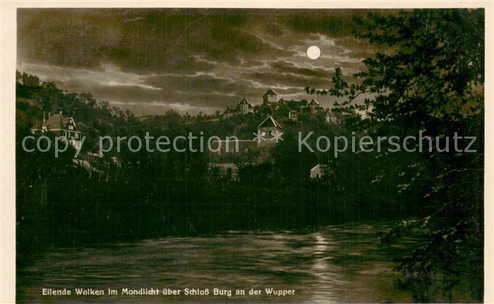 Schloss Burg Wupper Eilende Wolken im Mondlicht Nachaufnahme an der Wupper