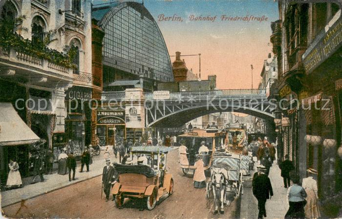 BERLIN CITY Bahnhof Friedrichstrasse Automobil Pferdekutsche