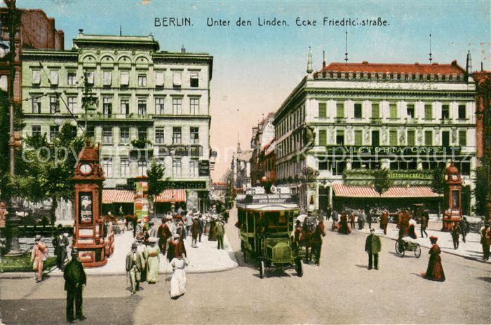 BERLIN CITY Unter den Linden Ecke Friedrichstrasse Verkehr Standuhr Automobile