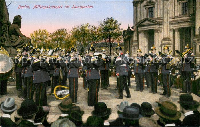 BERLIN  CITY Mittagskonzert im Lustgarten
