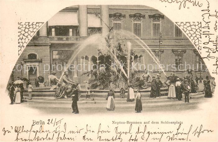 BERLIN  CITY Neptunbrunnen auf dem Schlossplatz