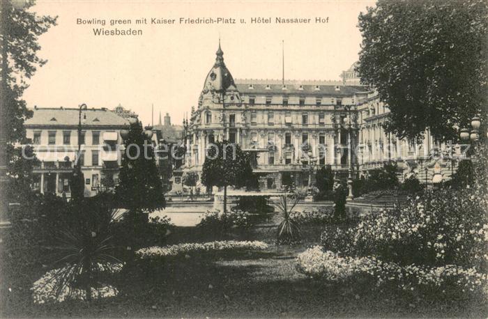 Wiesbaden Kaiser Friedrich-Platz und Hotel Nassauer Hof