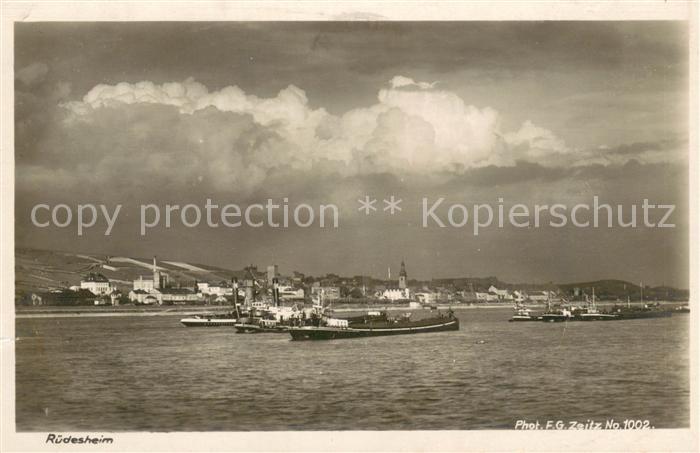Ruedesheim am Rhein Gesamtansicht Damper auf dem Rhein