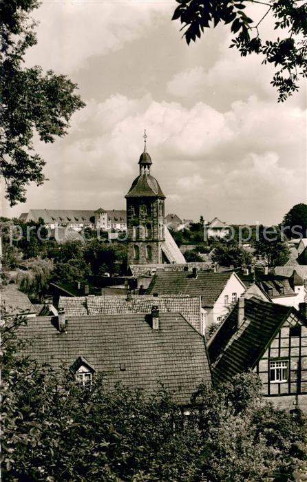 Tecklenburg Steinfurt NRW Teilansicht mit Kirche und Schule