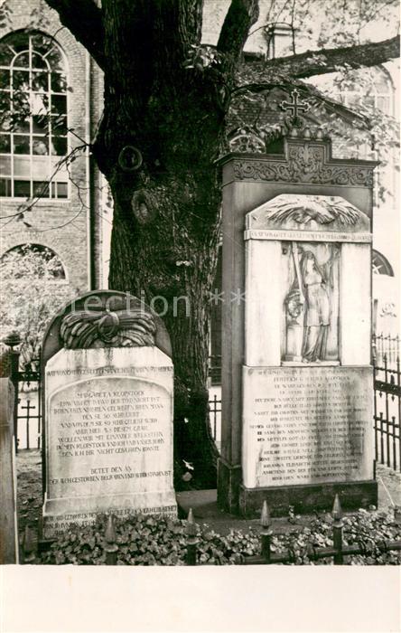 Ottensen Hamburg Grab v. F.G. Klopstock auf d. Kirchhof d. Christians Kirche