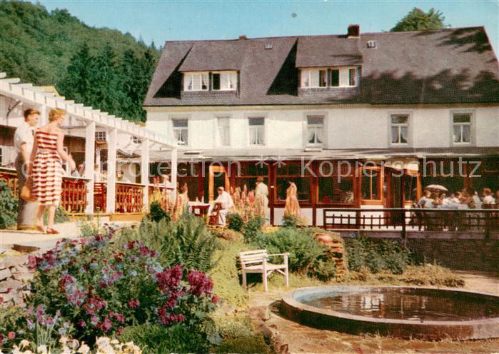Manderscheid Eifel Hotel-Cafe Heidsmuehle Aussenansicht m. Terrasse