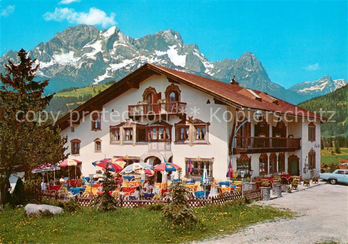 Mittenwald Bayern Hotel Toni-Hof Aussenansicht m. Terrasse