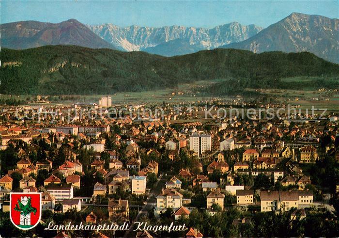 Klagenfurt Woerthersee Fliegeraufnahme Teilansicht m. Felsenkette der Karawanken