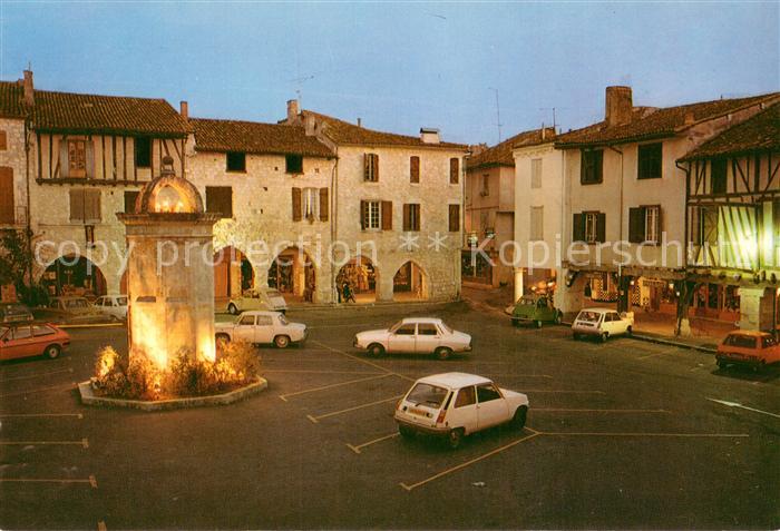 Eymet Place Gambetta et la Fontaine