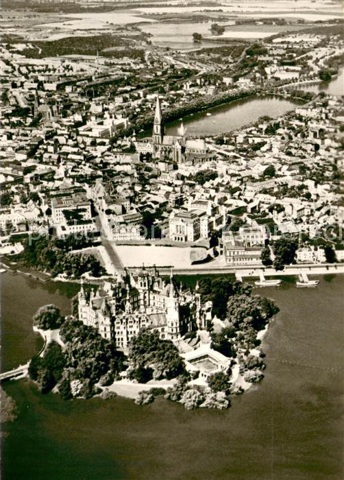 Schwerin  Mecklenburg Stadt und Schloss Fliegeraufnahme