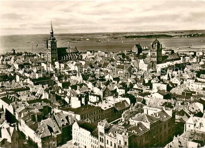 Stralsund Fliegeraufnahme mit Jacobi und Nicolaikirche