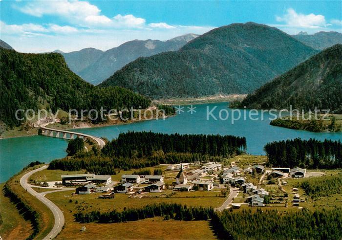 Fall Bad Toelz Sylvensteinstausee Bayerische Alpen