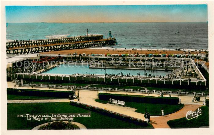 Trouville-sur-Mer La plage et les jetées Piscine vue aérienne