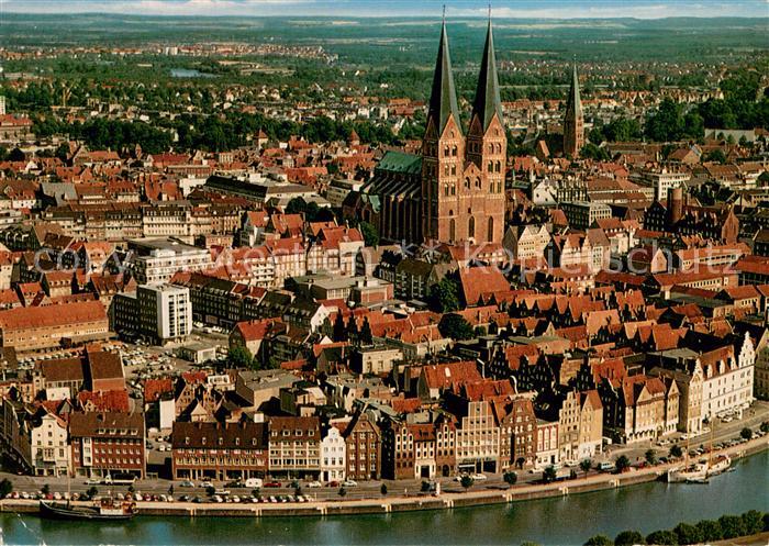 LueBECK  CITY Altstadt Zentrum Kirche Hansestadt an der Trave
