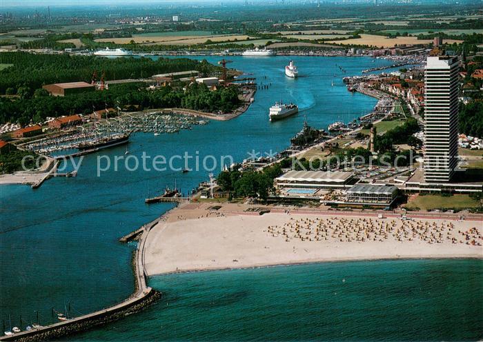 Travemuende Ostseebad Hafen Trave Luebecker Bucht Strand