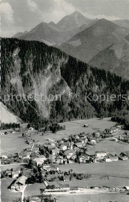 Mayrhofen Zillertal Fliegeraufnahme mit Ahornspitze