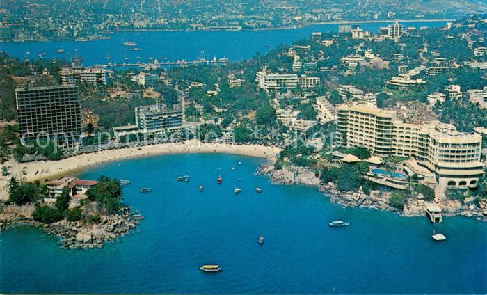 Acapulco Vista aerea de la Playa Caleta