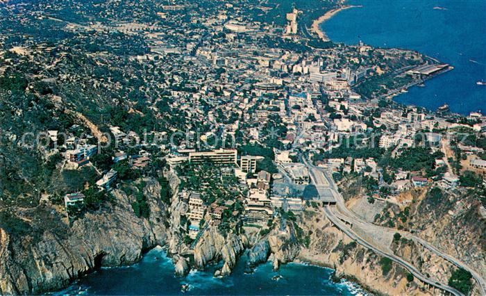 Acapulco Vista aerea La Quebrada y Bahia