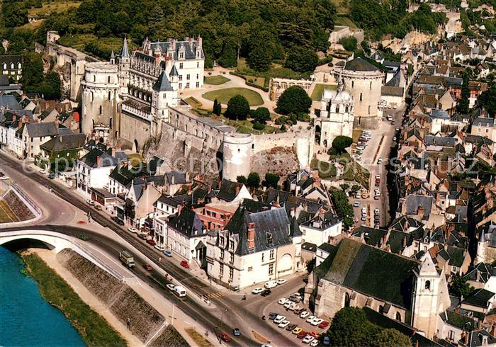 Amboise Le Chateau l’Hotel de Ville L’eglise Saint Florentin et la rue Victor Hu
