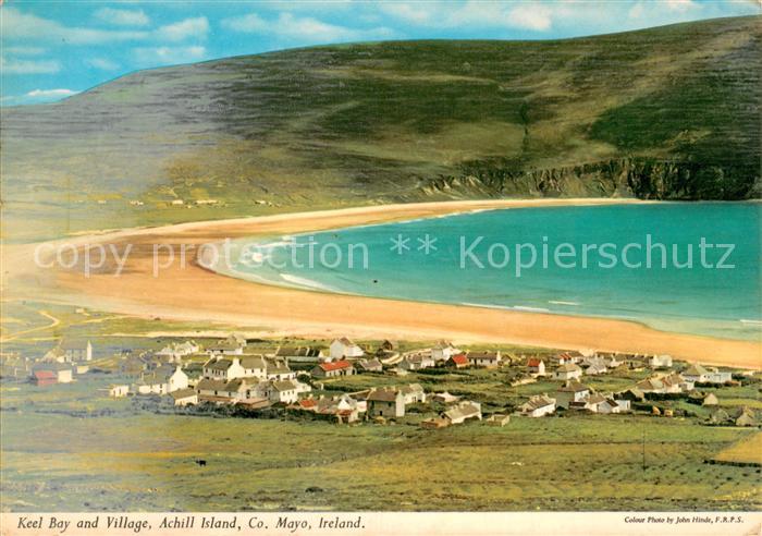 Mayo Irland Keel Bay and Village Achill Island Fliegeraufnahme
