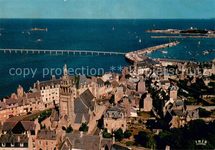 Roscoff Vue generale aerienne le Port et l’Extacade permettant l’acces de l’Emba
