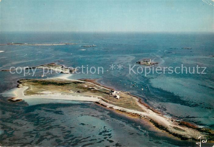 Iles de Glenan Vue aerienne Le centre de plongee du GAP de Quimper