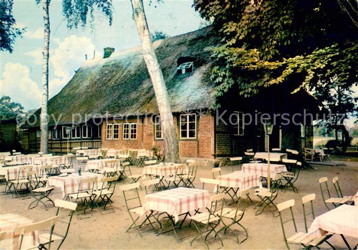 Ploen See Niedersaechsisches Bauernhaus Ausflugsgaststaette Gartenterrasse Seenl