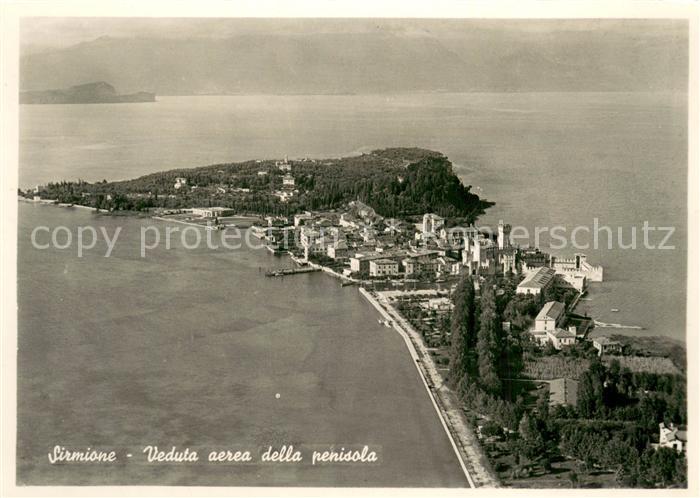 Sirmione Lago di Garda Veduta aerea della penisola