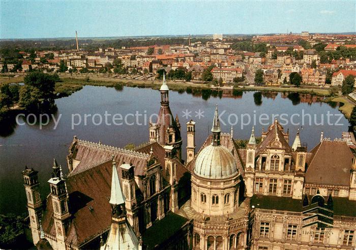 Schwerin  Mecklenburg Blick vom Schlossturm auf den Burgsee