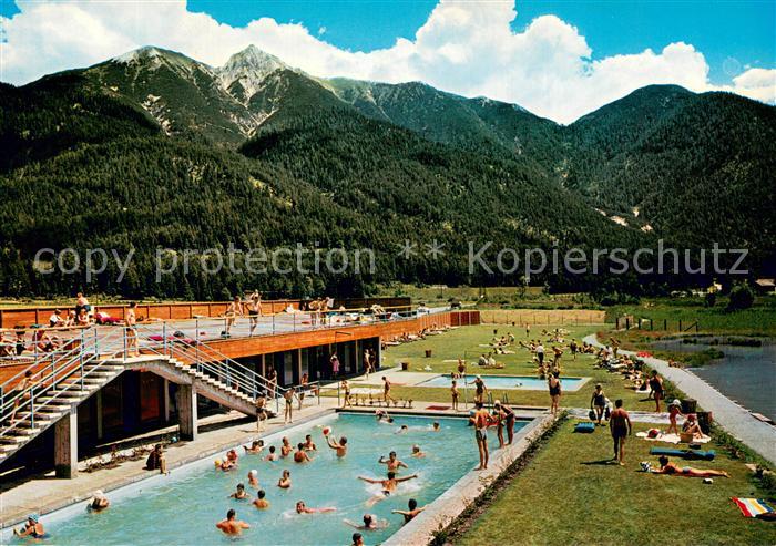 Seefeld Tirol Schwimmbad mit Reitherspitze
