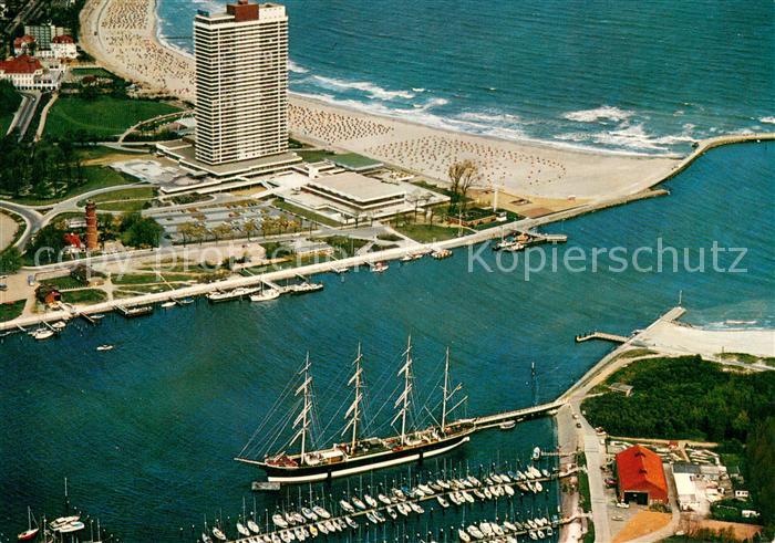 Travemuende Ostseebad Travemuendung Yachthafen Segelschulschiff Passat Hotel Mar