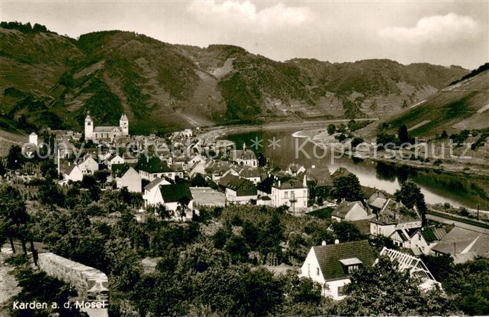 Karden Ortsansicht mit Kirche Blick auf die Mosel