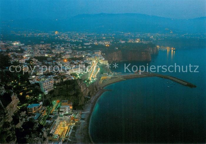 Sorrento Campania Italia Panorama Penisola Sorrentina Kueste Steilkueste Nachtau