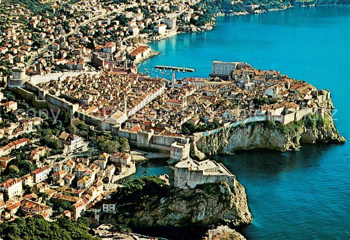Dubrovnik Ragusa Kuestenort Altstadt Festung Hafen