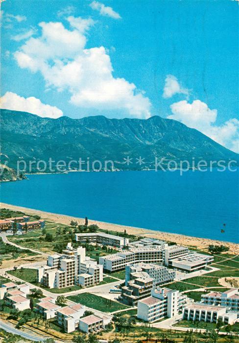 Becici Montenegro Hotelanlagen Strand Kuestenpanorama Berge