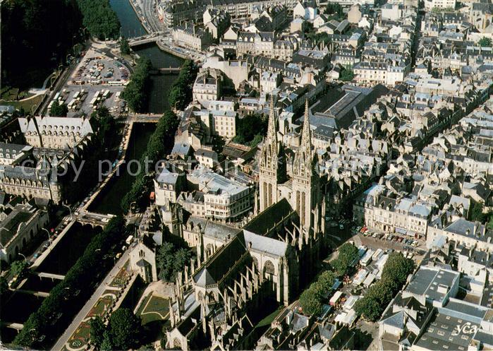 Quimper Cathedrale Place Saint Corentin Prefecture sur les bords de l Odet vue a