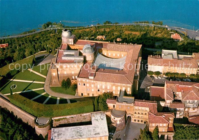Castelgandolfo Gaerten und Paepstlicher Sitz Fliegeraufnahme